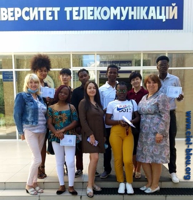 Ukraine: Après avoir satisfait et distingué au test de la langue ukrainienne, les étudiants étrangers admis à l’Université d’Etat des Télécommunications